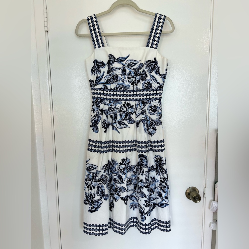 Vince Camuto midi dress with pockets
